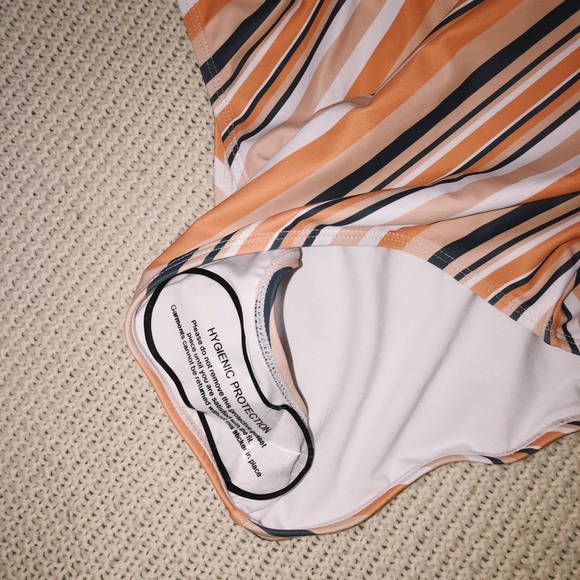 Cupshe one piece swimsuit - Picture 3 of 4